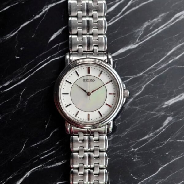 SEIK0 Quartz – Iridescent Mother of Pearl