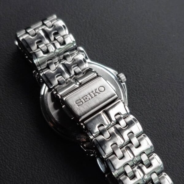 SEIK0 Quartz – Iridescent Mother of Pearl