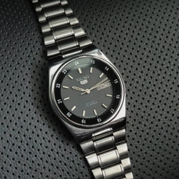 589266782_17876802111441519_2940971016772145183_n Seiko 5 Automatic - Railway Dial
